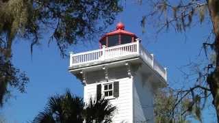 Daufuskie Island Lighthouses
This is a segment from Michael Jordan/Cosmos Mariner Productions DVD Lighthouses of the Southeast. See more at www.southeastlighthouses.com. Daufuskie Island Lighthouses