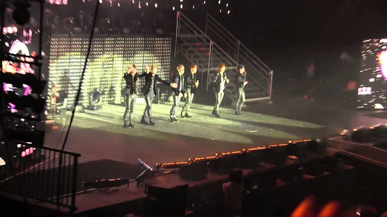 BEAST - Music Bank in Paris (Fancam)