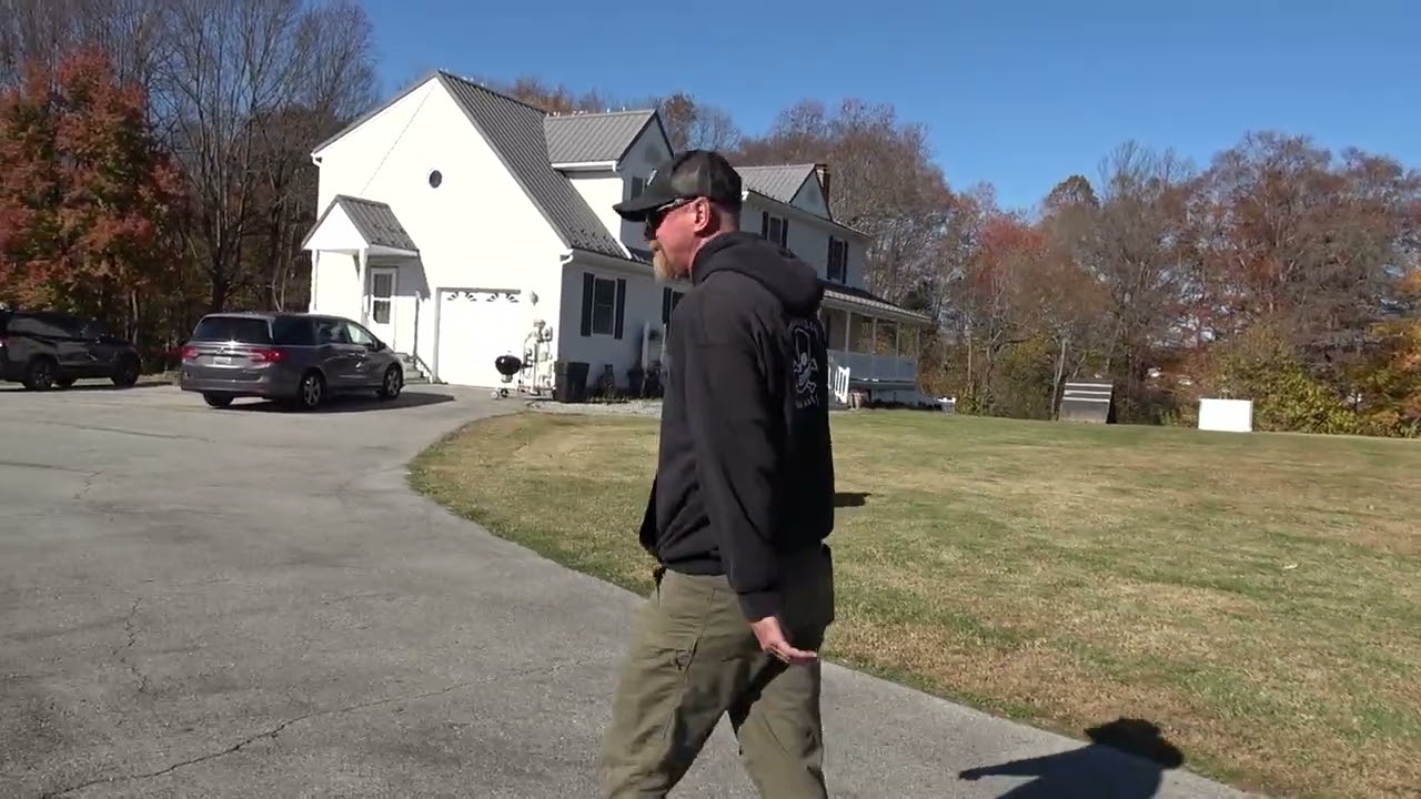 Кило, малинуа, проводит блайнды IGP дома | Без помощников