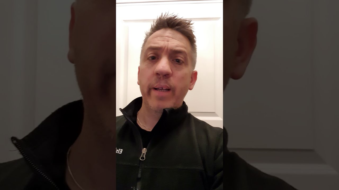 Ken Uno sjekker overspenningsvern