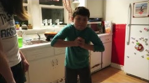 Can you break an egg by squeezing it as hard as possible?/ egg experiment