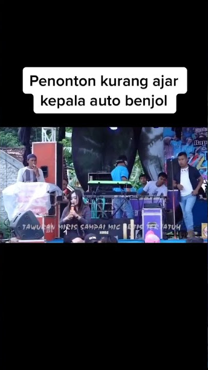 Penonton Tarik Artis Sampai Jatuh