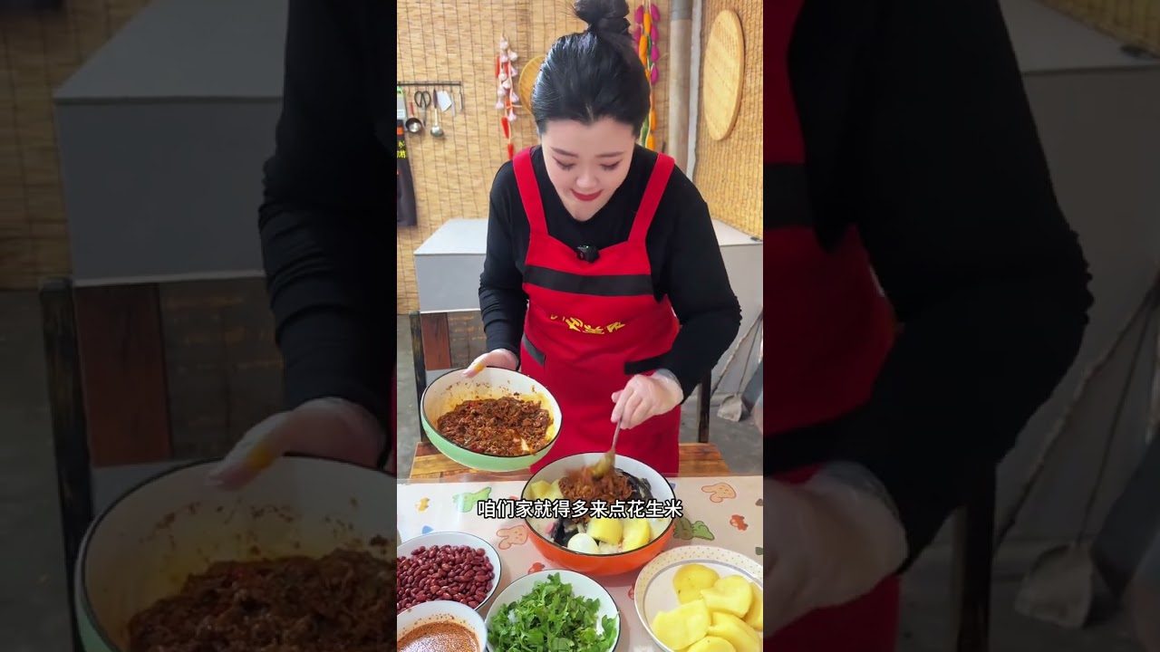 看似黑暗料理 实则美味无比的东北大饭包，一口下去 心满意足，这河北大白菜包着也是嘎嘎带劲，一吃一个不吱声，给肉都不换！#我的乡村生活 #地方特色美食  #东北大饭包 #新农人计划 #抖音美食推荐官