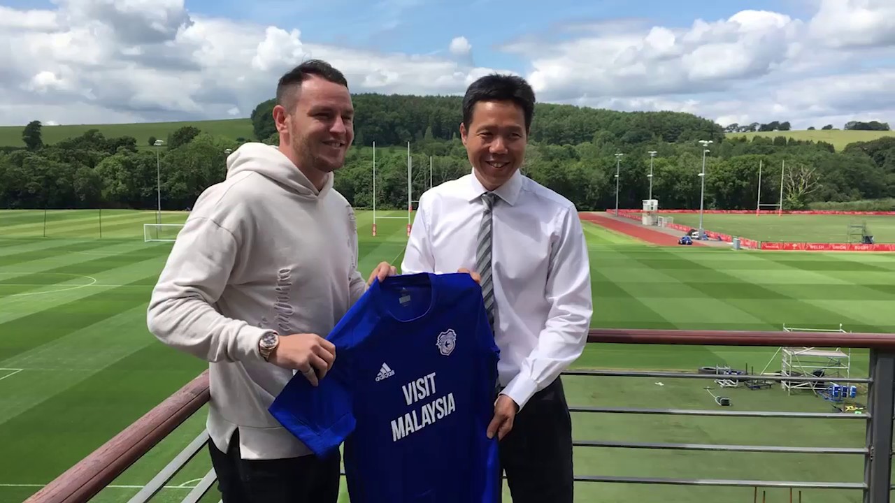 football score PRE-SEASON: LEE TOMLIN SIGNS FOR CARDIFF CITY