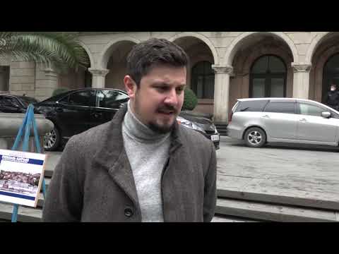 „ჩემოდნებზე დამჯდარი ქალაქი“- ამ სახელწოდების აქცია პერფორმანსი დღეს ქუთაისში გაიმართა