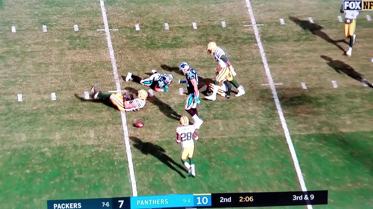 Blake Martinez  #50  defends pass  green bay packers vrs panthers