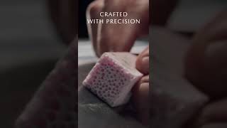 A level of precision that only a true craftsman can reach! Watch our collaboration with @macrofying!