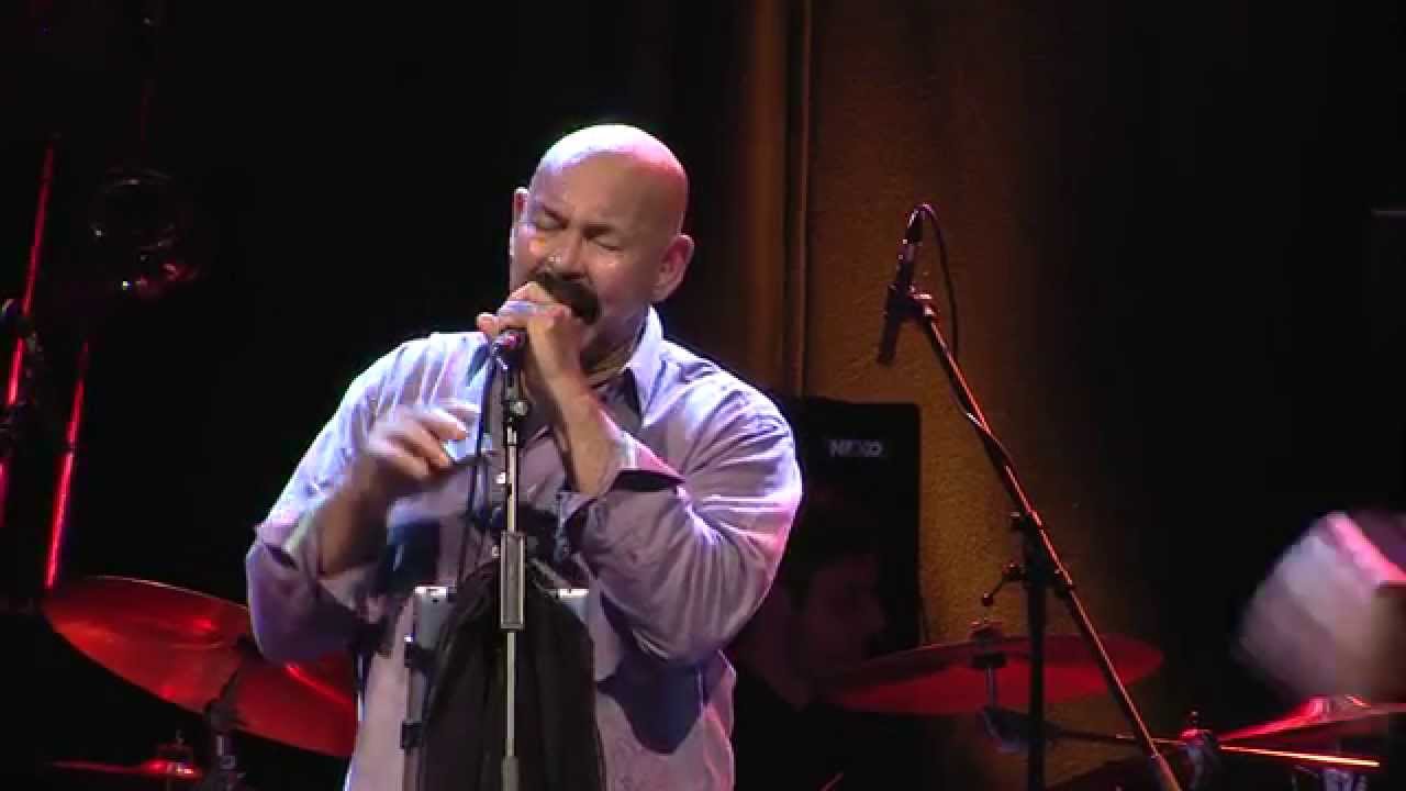 Oscar D`Leon live - "Que Bueno Baila Usted" live in "Tollhaus" Karlsruhe (Germany) 2014 (official) Oscar D`Leon live - "Que Bueno Baila Usted" live in "Tollhaus" Karlsruhe (Germany) 2014 (official)