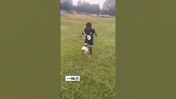 👀🇿🇦⚽️12 year old doing mad soccer skills🤯👏 Kasi football  #kasiflava #ballgame #dstvprem