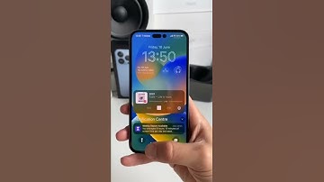 iOS 15 or iOS 16 Lock Screen? #iphone #apple #satisfyingvideo #subscribe #shorts #hack #lifehacks