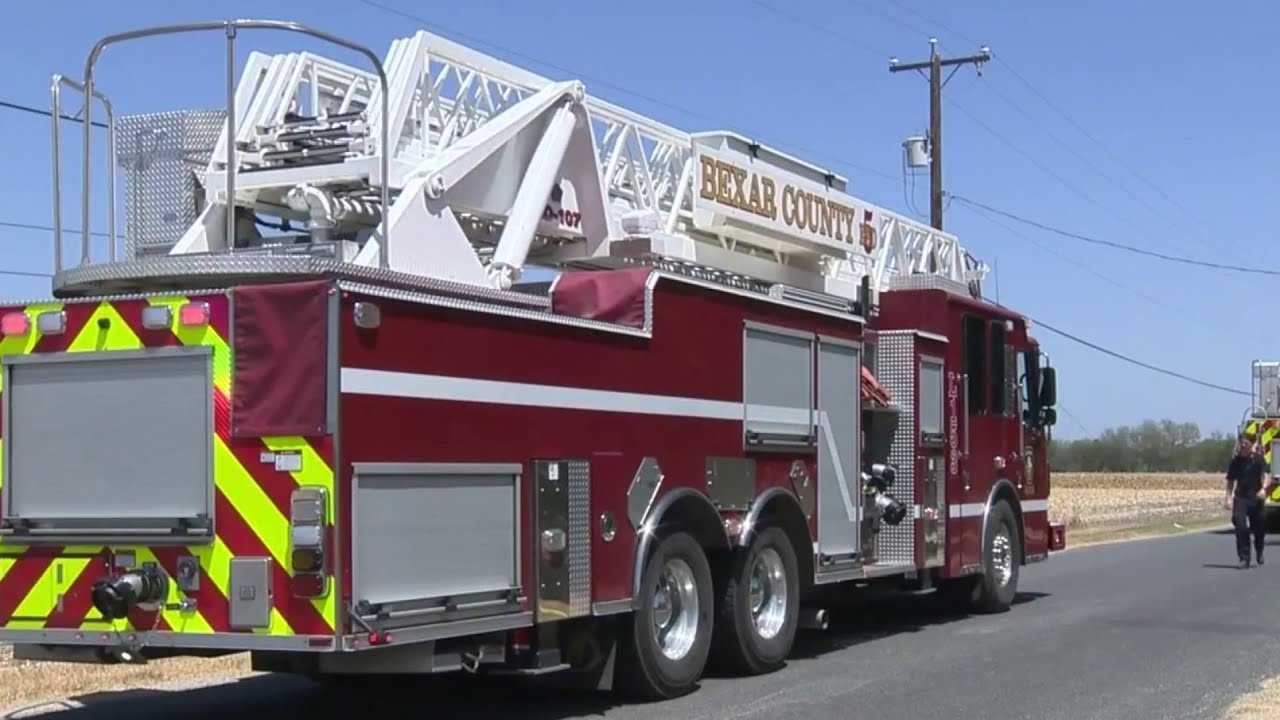 Bexar County crews fight RV fire in Von Ormy - YouTube