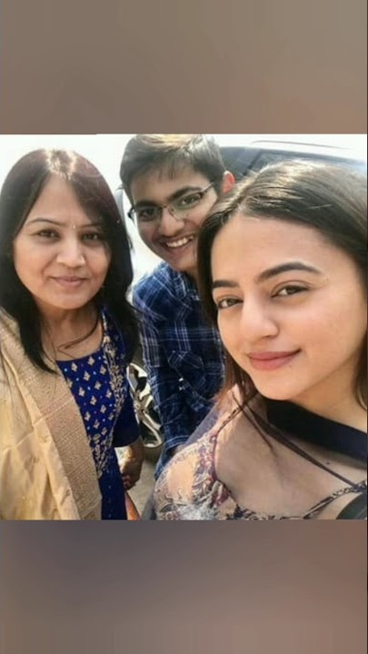 || Helly Shah with her real family || ❤️❣️💗💖🥰🥰 #shorts