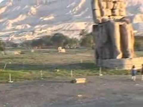Video: Giant Colossus Of Memnon, Som Vokter Freden Til De Egyptiske Faraoene - Alternativt Syn