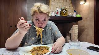 :      MUKBANG  FAINT-HEARTED PLEASE LEAVE