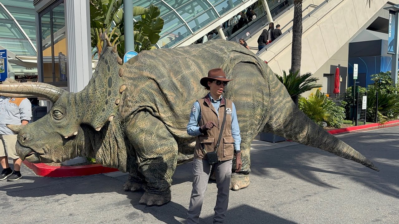 2025 4K Triceratops Encounter | Universal Studios Hollywood