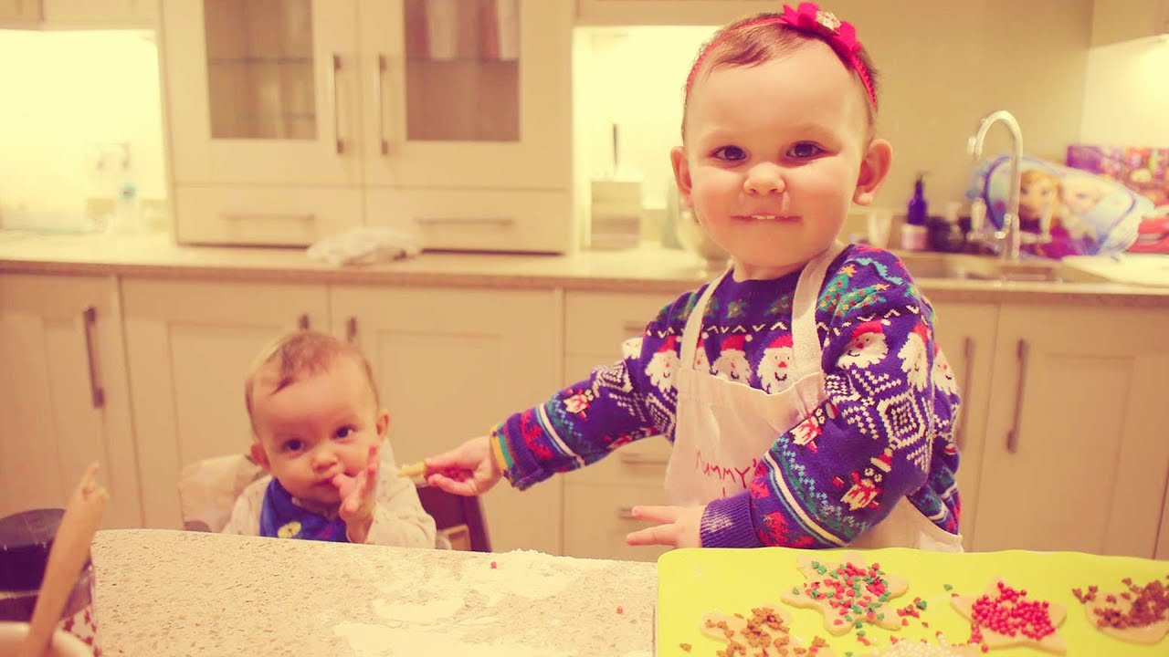 CHRISTMAS BAKING! - YouTube