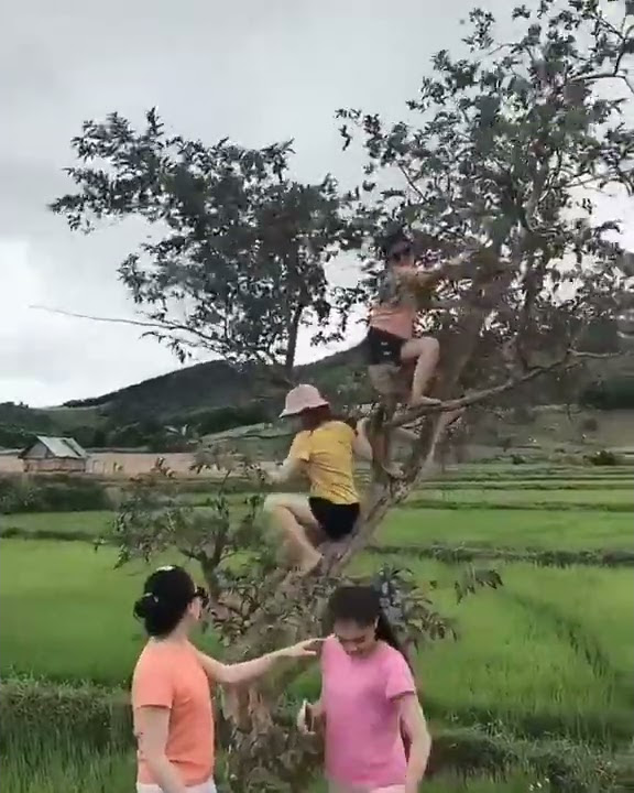 Ngintip Kelakuan Cewek Cewek Jaman Sekarang