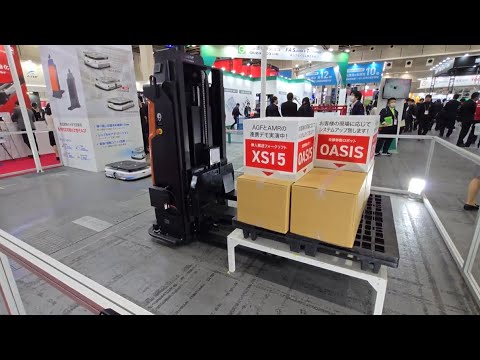 無人搬送フォークリフト XS15 デモンストレーション【THK】 - YouTube