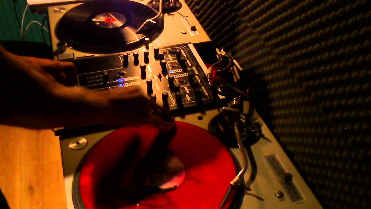 DJ Greg D. - Scratching (Ill With The Skill DJ Academy)