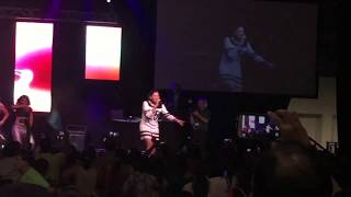 'Chittiyaan Kalaiyaan' Live Performance by Kanika Kapoor