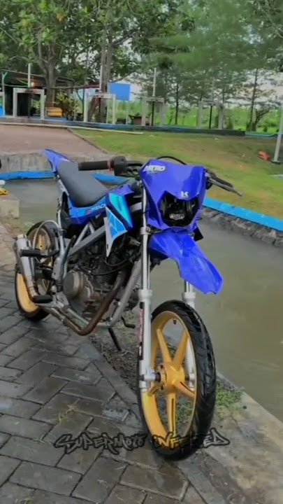 SORE GINI ENAKNYA CUCI MOTOR SAMBIL BIKIN CINEMATIC#shots#supermoto#klx#cinematic#herex#fypシ#fypp