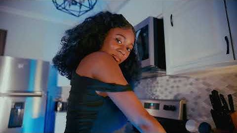 Qwella - Pretty Gyal | Official Music Video | BadBxtch |