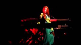 Tori Amos-Crucify