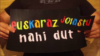 Video thumbnail of "Euskaraz bizi nahi dut ~ Esne Beltza"