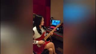 kumpulan video gitaris cantik metal main melodi II keren banget