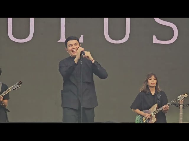 Tulus Live at Dies Natalies GIS 2 Serpong 2024 class=