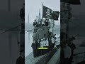„Das U-Boot der Marine, das eine Piratenflagge trägt“ 🏴‍☠️
