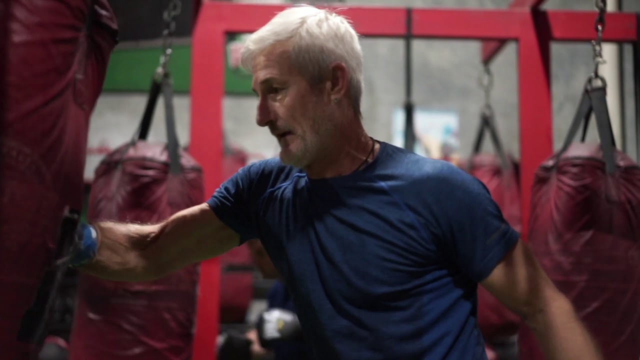 Round 1 Fitness - Boxing footage HD - YouTube