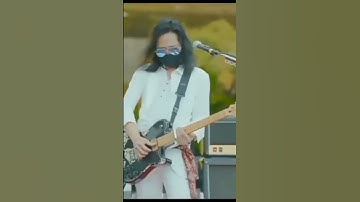 Rintihan Suara Gitar Abdee Negara,Slank - Virus