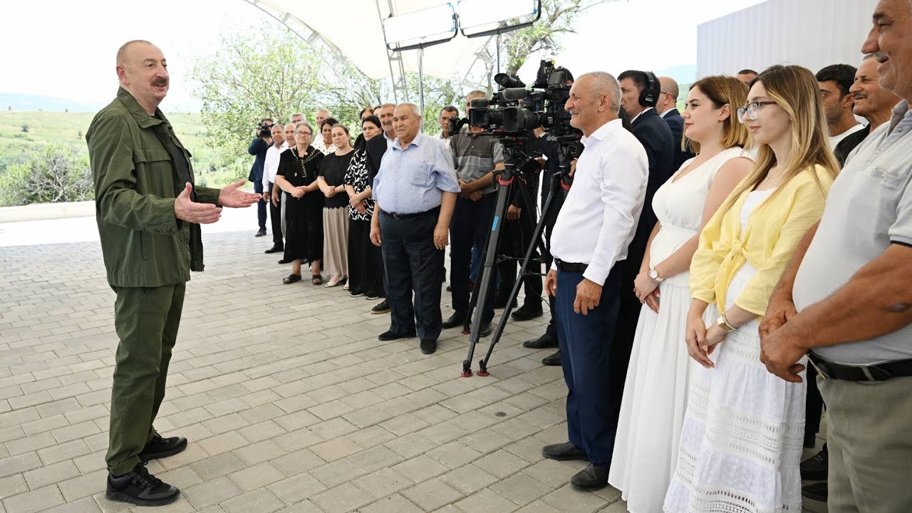 İlham Əliyevin Xocalının Xanyurdu kəndində sakinlərlə görüşü