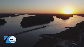 Trending Topics: How long will pre-5 pm sunsets last in St. Louis as clocks change?