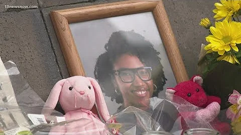 Family, friends hold vigil in memory of late Virginian Pilot reporter