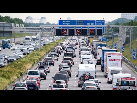 Polizei zieht EINEN raus - Tropfen auf dem heißen Stein | Stau auf Standstreifen passieren