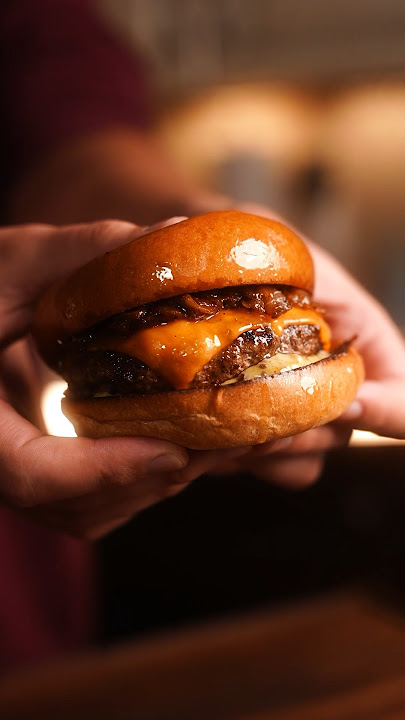 The BEST WAY to make JUICY burgers!