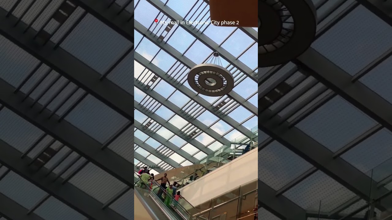 M5-Ecity mall in Electronic City phase 2 veersandra traffic signal 