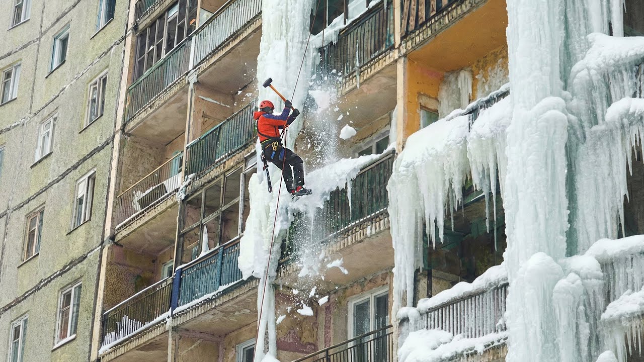 Idiot Snow Removal: Massive Roof Avalanche | Extreme Dangerous Plow Truck Fails #20