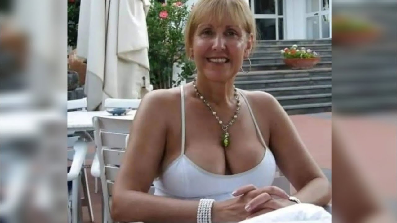 Natural Older Women Over 50 60 - Confidence at 50