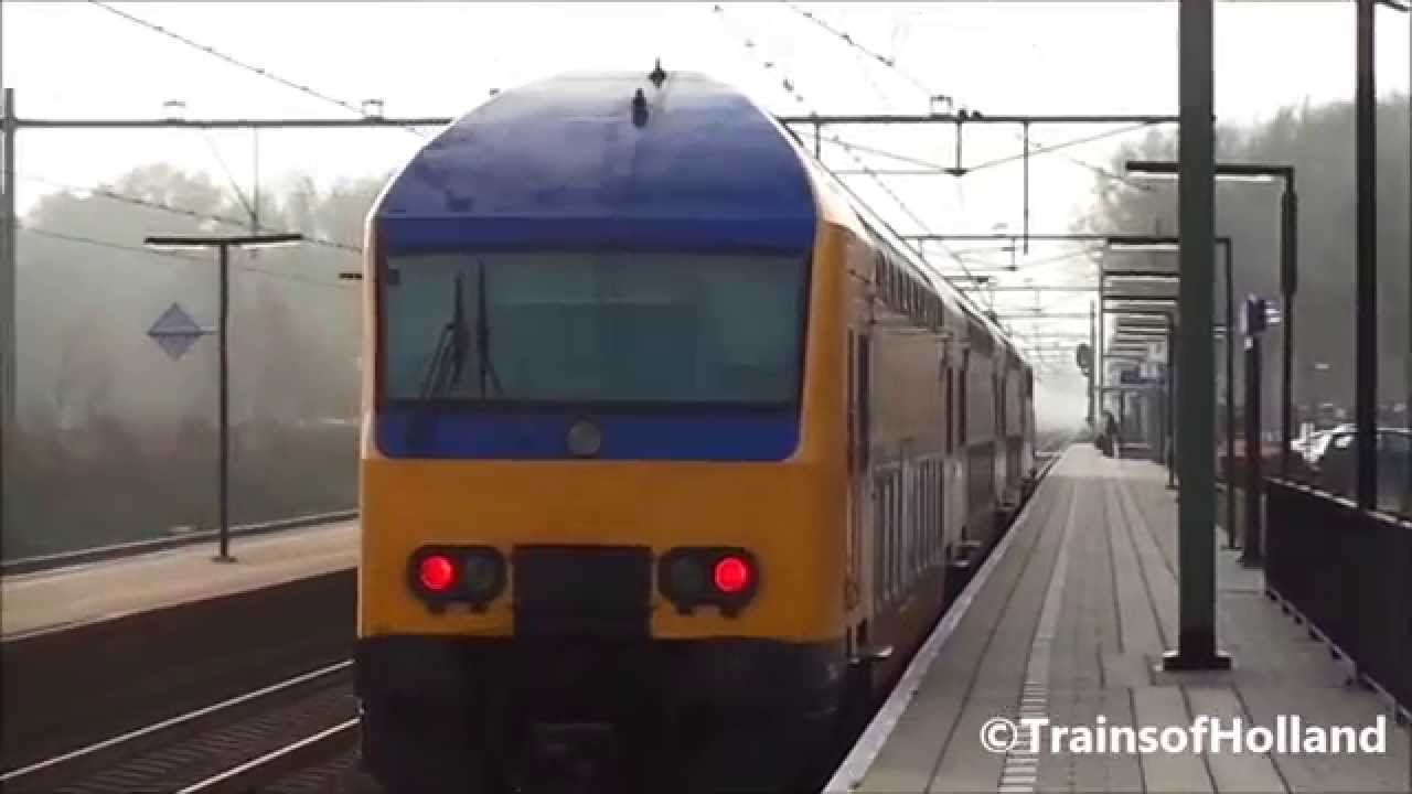 Treinen op station 't Harde, 06-12-2014