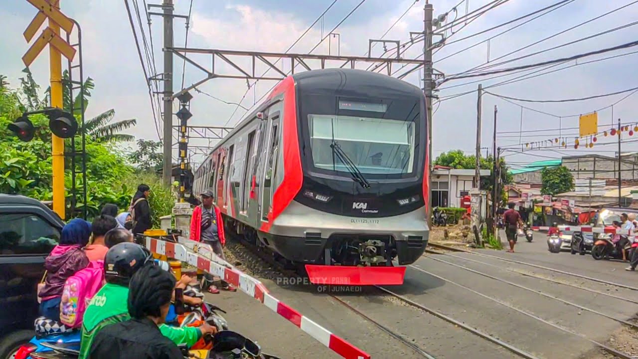 RAILROAD CROSSING !! 7 Palang Perlintasan Kereta Api Nippon Signal