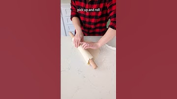 How to Roll Out Pie Crust | Pie Crust Rolling Out Tips | The Floral Apron