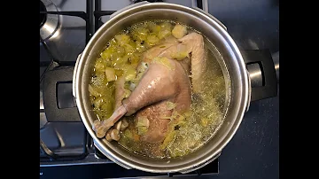 Wie lange muss das Huhn in der Suppe kochen?