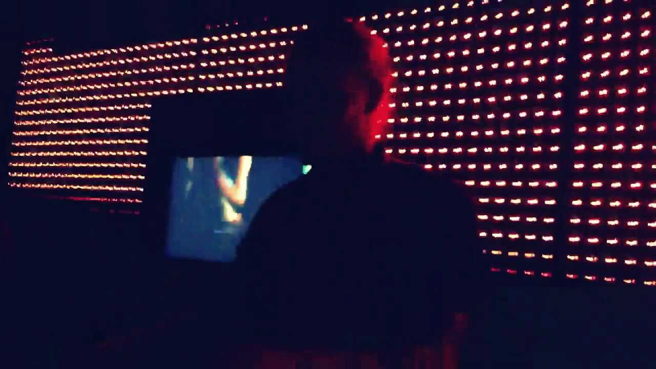 Morten Breum live at Voyeur San Diego 05.04.2012 (Royksopp What Else It There Remix)