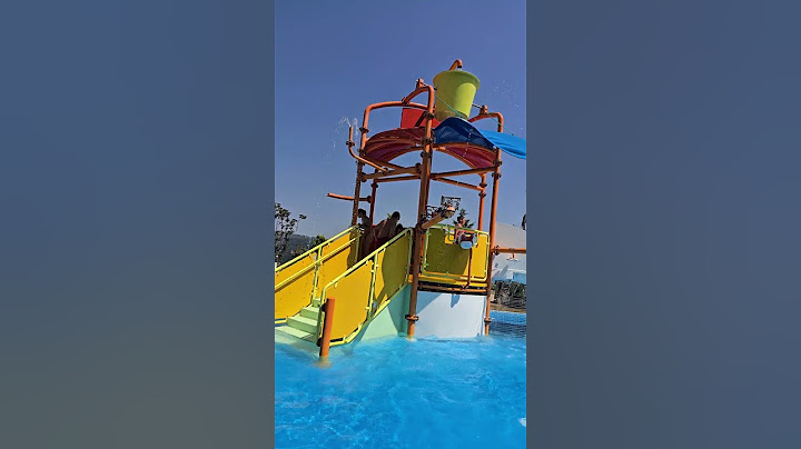 Um dia no parque aquático é exatamente assim: mergulhos sem fim, escorregas de tirar o fôlego,