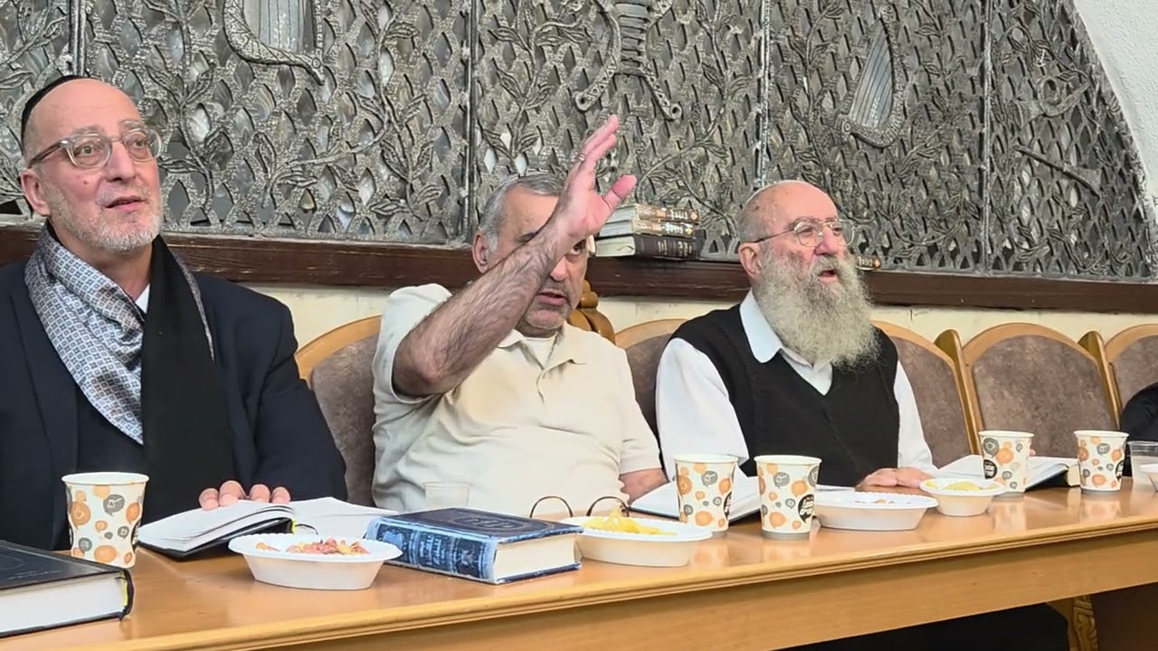 משמים שלום לעם מפי החזנים והפייטנים שלמה אטרושי, תומר עדי ור' אמנון ניסן.