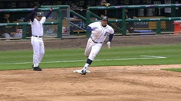 PIT@DET: Fielding error at short scores Iglesias