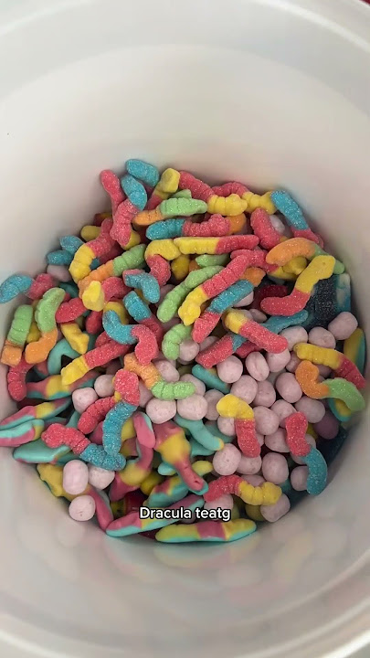 This is the MOST popular candy… 👀🍭